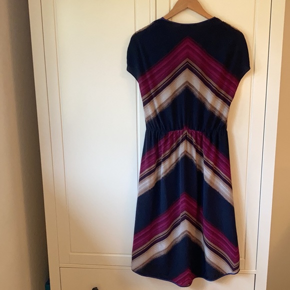 100% Silk dress, Size 6, Currer Bell - Picture 4 of 6